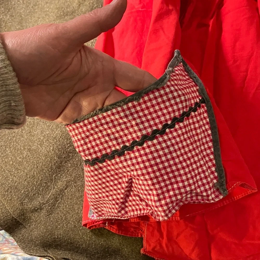 1950’s smock apron with gingham pockets